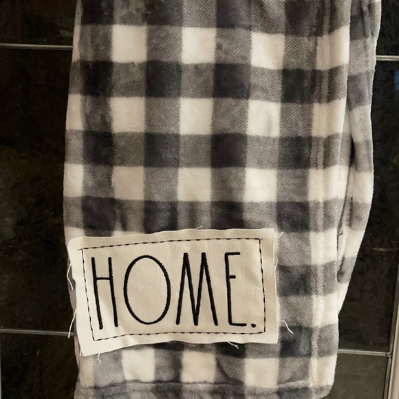 Rae Dunn - HOME - blanket